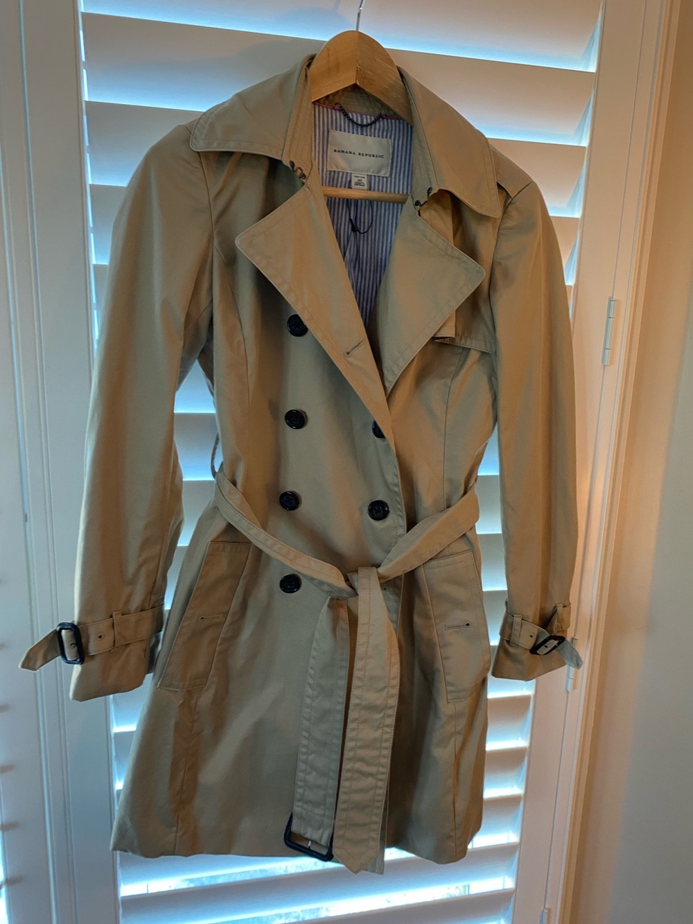 Classic Banana Republic Khaki Double-Breasted Trench Coat with Belt